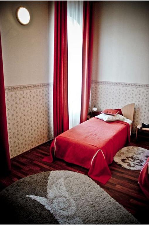 Hotel Arad Rum bild